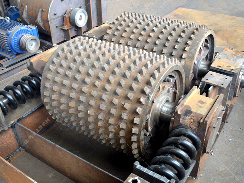 煤矿作业环境恶劣,双齿辊破碎机在耐用性与可靠性上做了哪些文章? 煤矿作业环境恶劣,双齿辊破碎机在耐用性与可靠性上做了哪些文章?